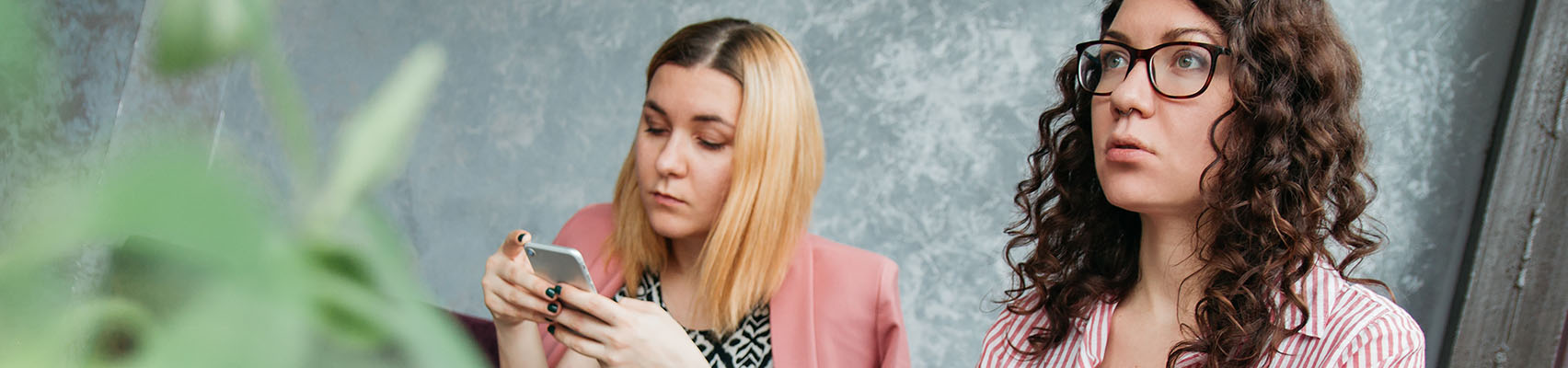 Če nezadovoljna stranka tiho odide k drugemu ponudniku, bo odliv strank visok in ne boste vedeli zakaj. Če pa vam napiše pritožbo, boste spoznali njeno točko bolečine in jo lahko odpravili.  Zato naj vsi vedo, da so v vašem podjetju dobrodošle pritožbe strank.